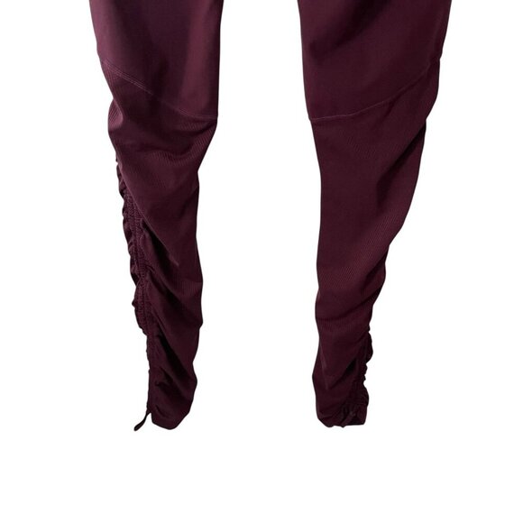 Fabletics Ruched Leggings Size Medium Burgundy Gym Yoga Active High Waisted - Picture 8 of 9